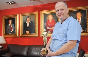 Prof. dr. sc. Nikica Gabrić in Klinika Svjetlost so osvojili Oskarja na Live Surgery simpoziju