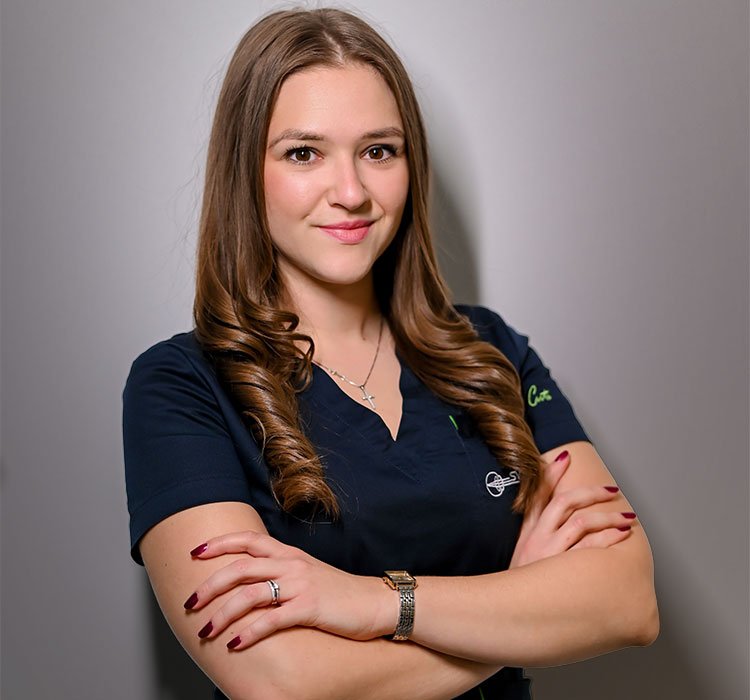 Martina Kujundžić - Oddelek za refraktivno kirurgijo in roženico